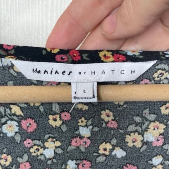 THE NINES BY HATCH | Tie Sleeve Crepe Maternity Blouse Floral Print | Size L - Picture 7 of 11